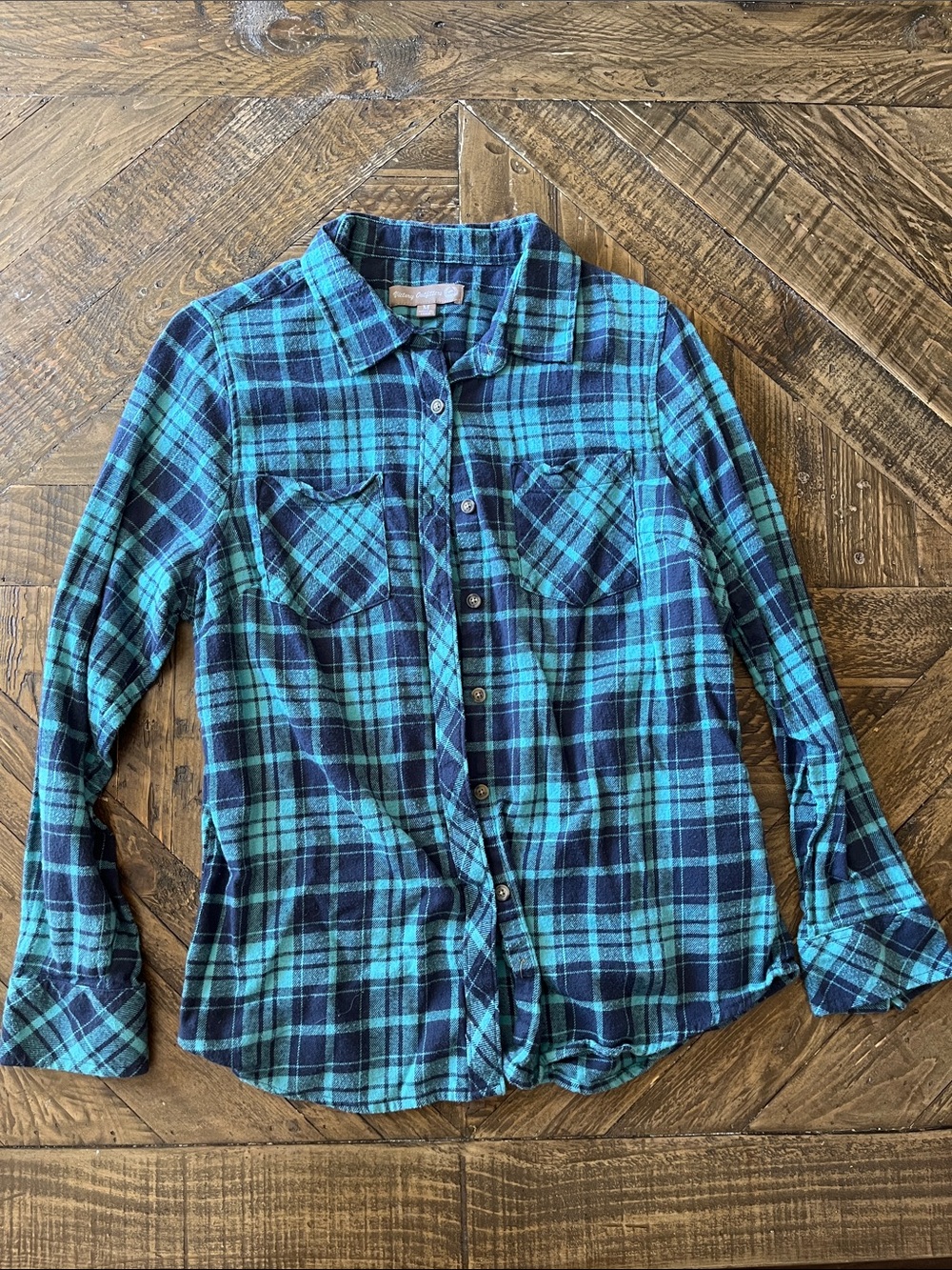 Women’s Teal & Navy Plaid Button-Down Shirt